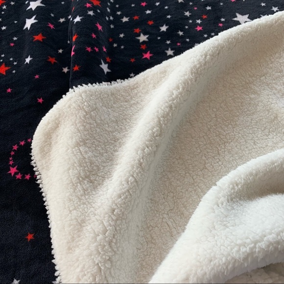Victoria’s Secret star blanket new without tags Sherpa - Picture 8 of 11
